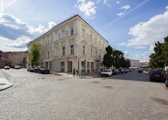 Historic Central Apartment